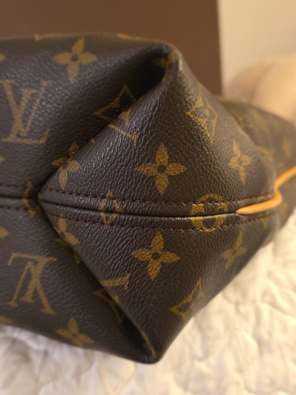 Louis Vuitton Monogram Shoulder Hobo Bag in Brown and Vachetta - Picture 6 of 16